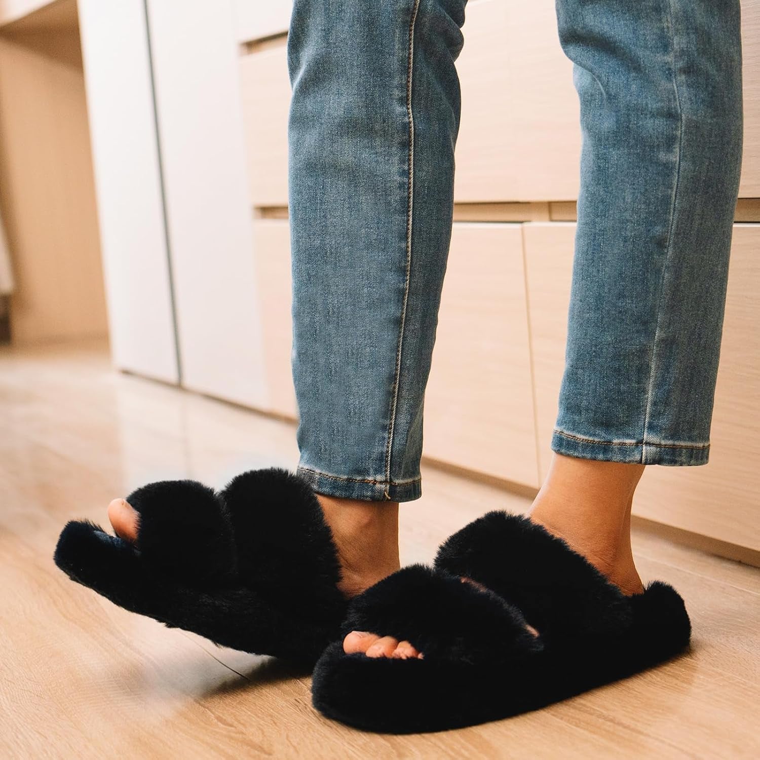 Women'S Fluffy Faux Fur Slippers Comfy Open Toe Two Band Slides with Fleece Lining and Rubber Sole